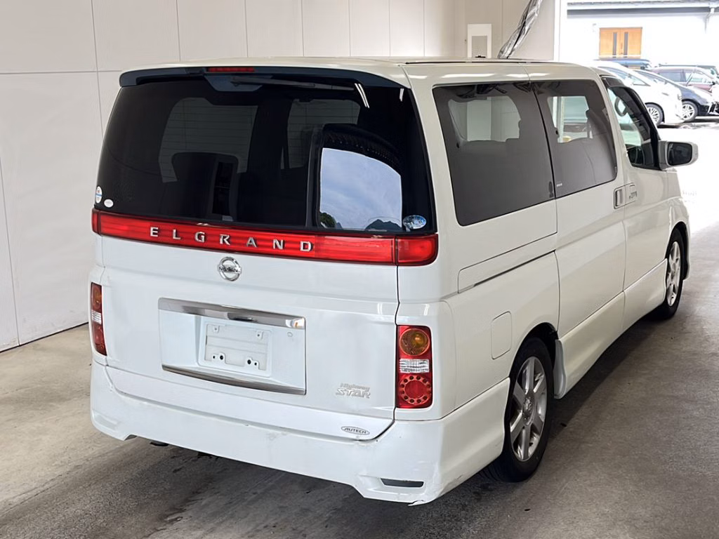 NISSAN ELGRAND