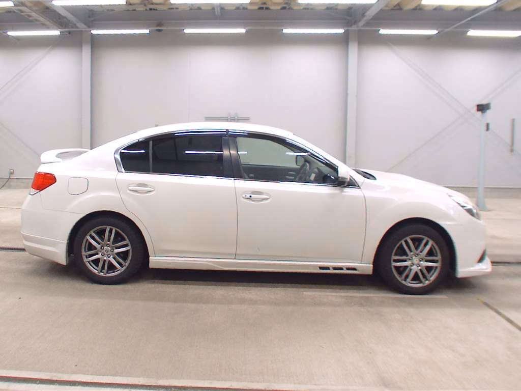 SUBARU LEGACY B4