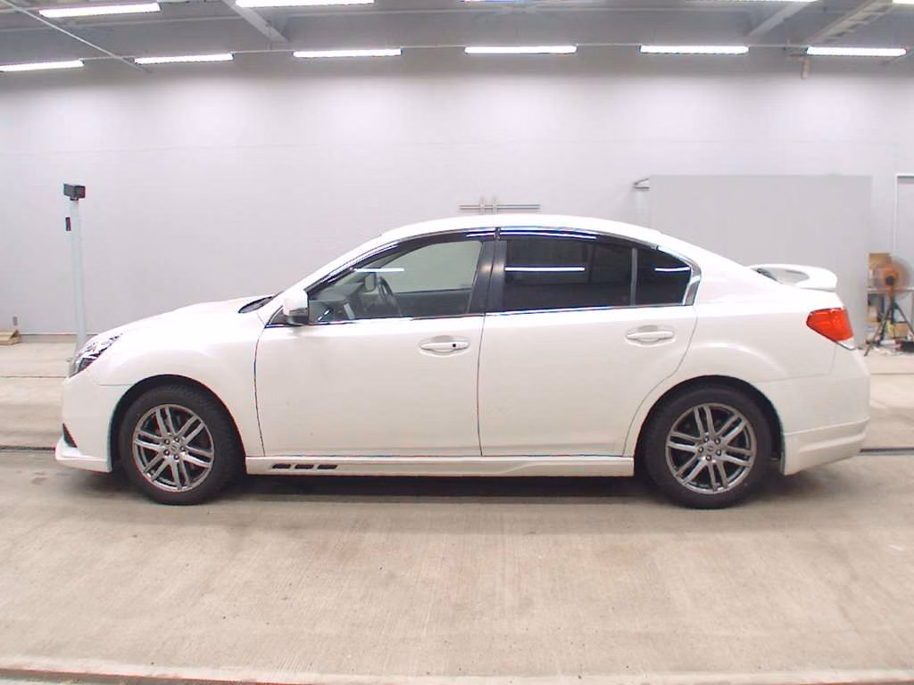 SUBARU LEGACY B4