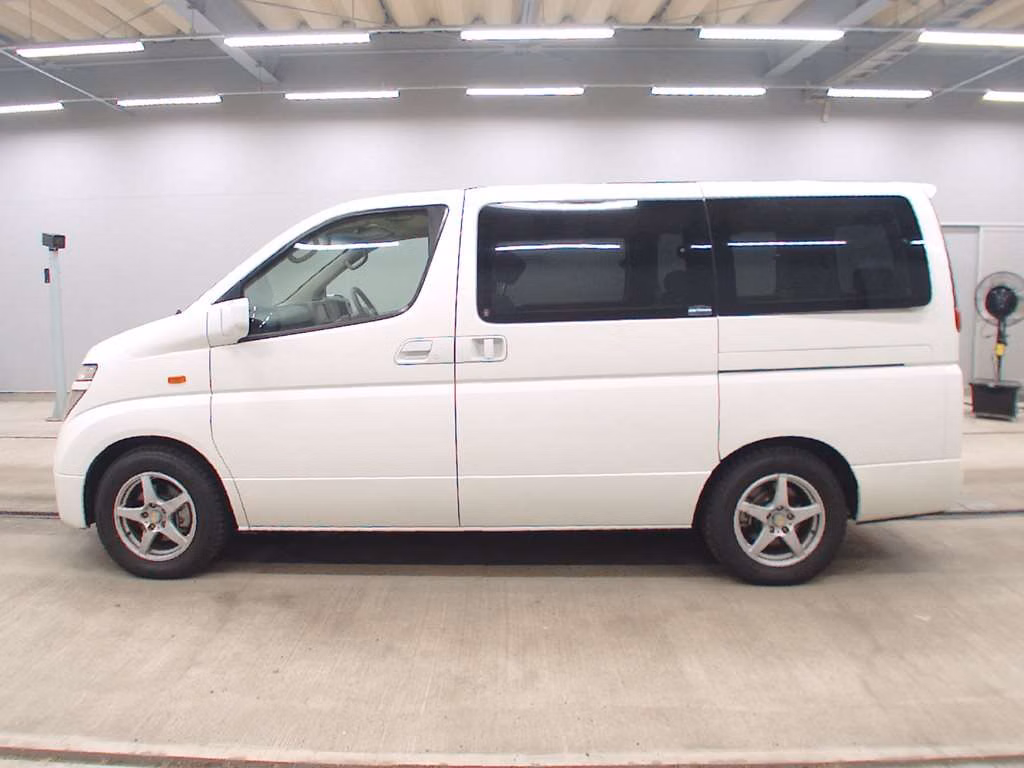 NISSAN ELGRAND