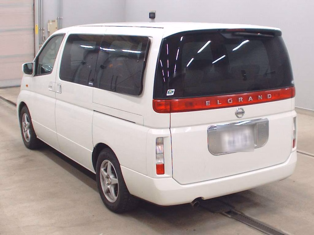 NISSAN ELGRAND