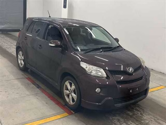TOYOTA IST