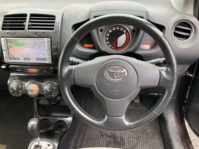 TOYOTA IST