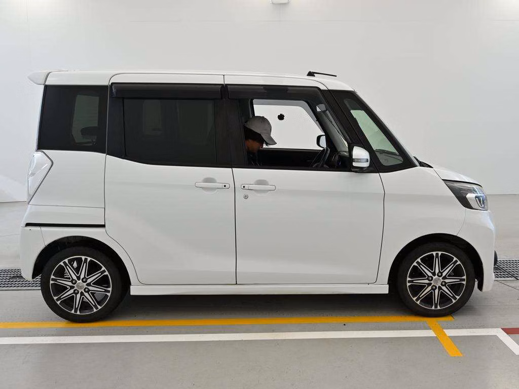 MITSUBISHI EK SPACE