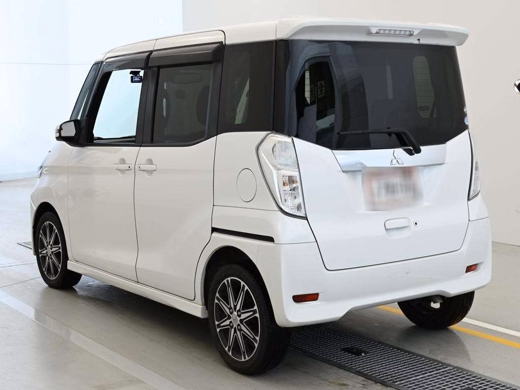 MITSUBISHI EK SPACE