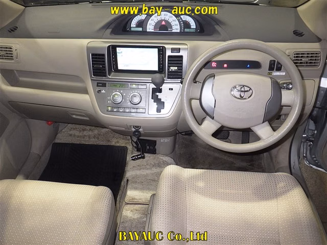 TOYOTA RAUM
