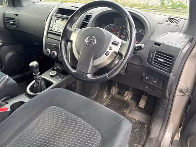 NISSAN X-TRAIL