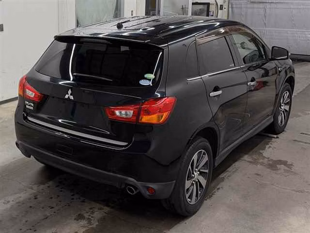 MITSUBISHI RVR