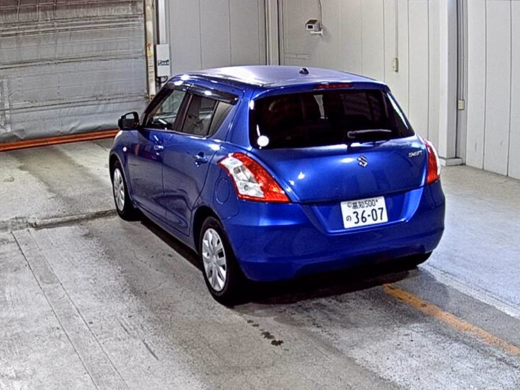 SUZUKI SWIFT