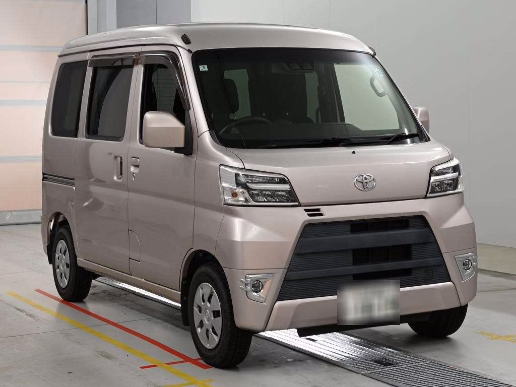 TOYOTA PIXIS VAN