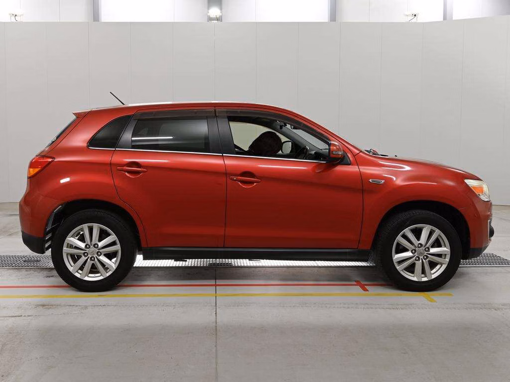 MITSUBISHI RVR