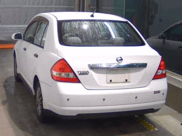 NISSAN TIIDA LATIO