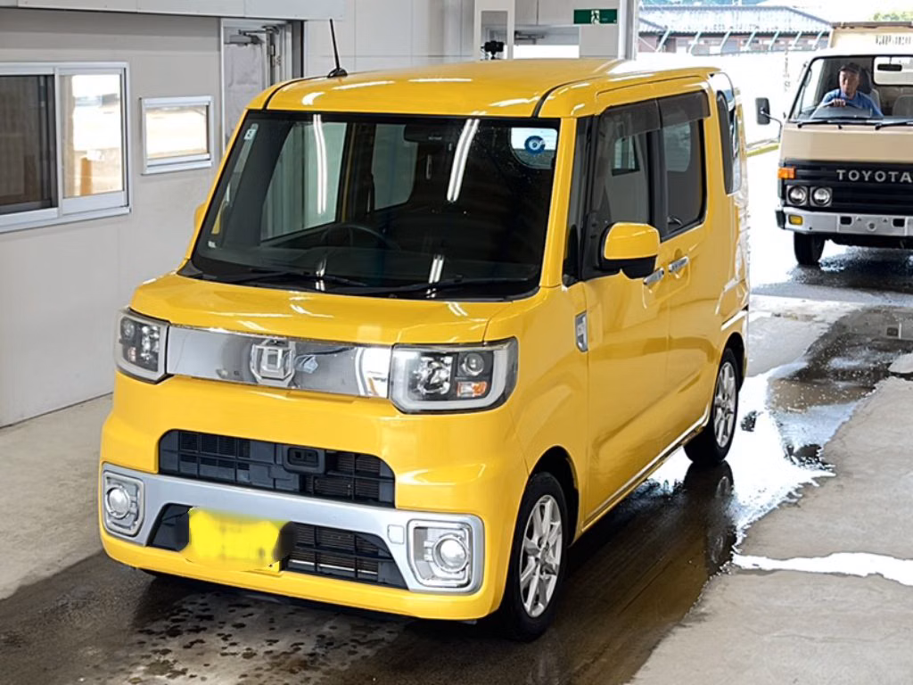 DAIHATSU WAKE