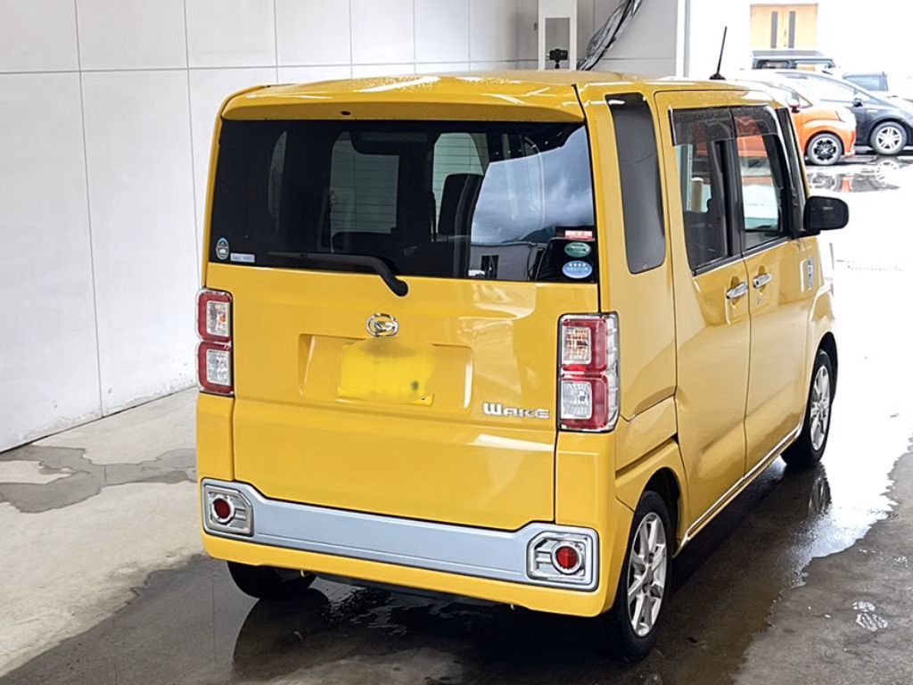 DAIHATSU WAKE