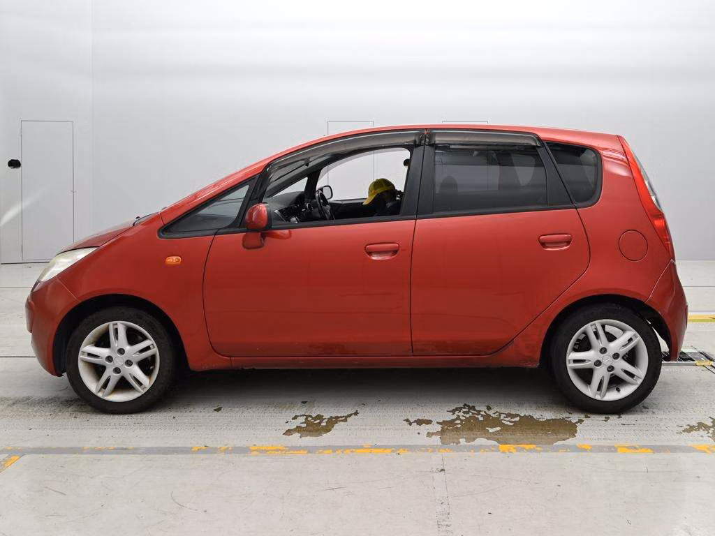 MITSUBISHI COLT
