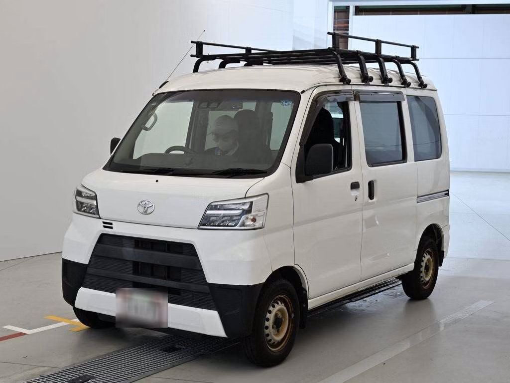 TOYOTA PIXIS VAN