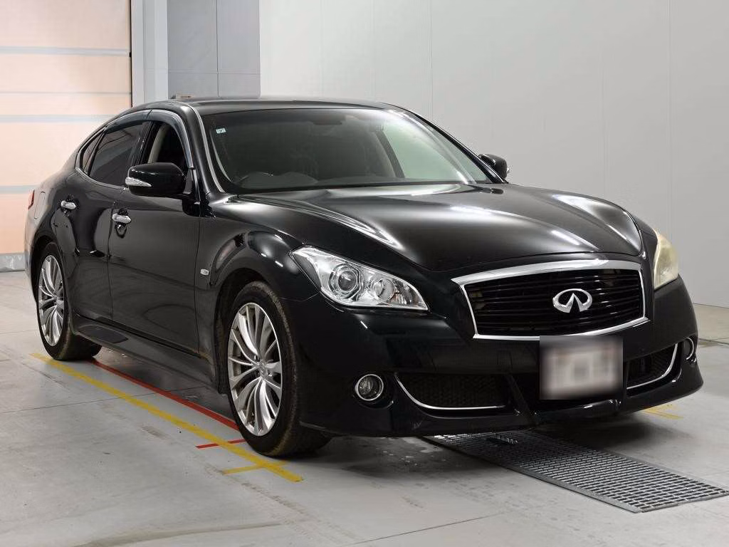 NISSAN FUGA
