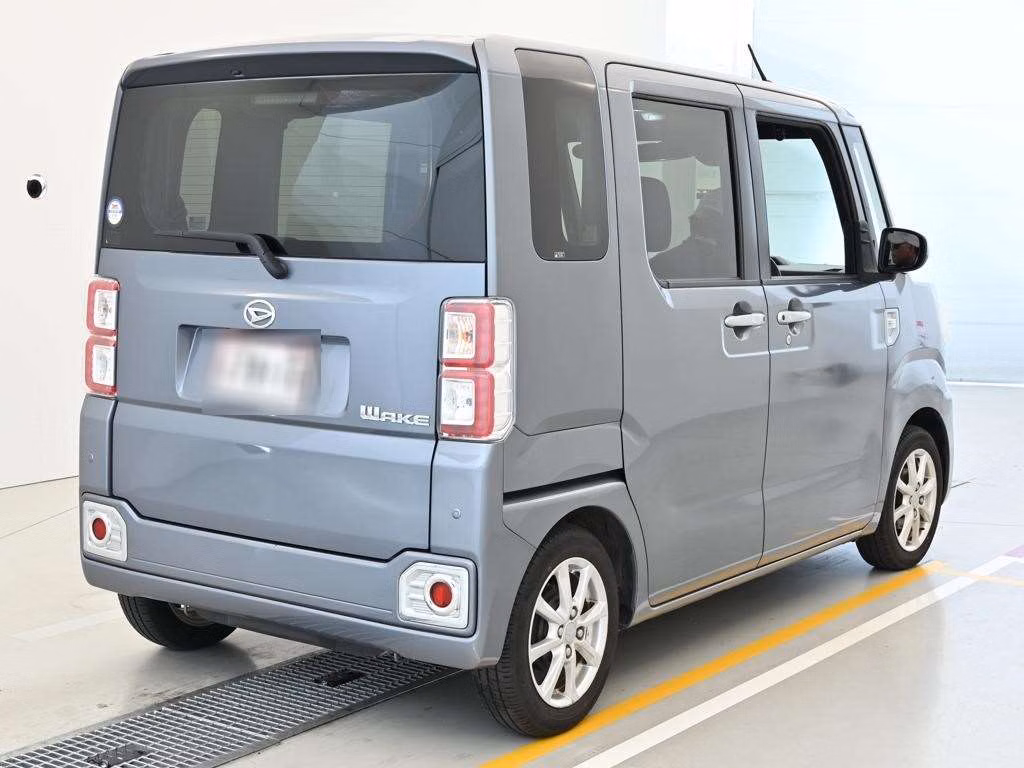 DAIHATSU WAKE
