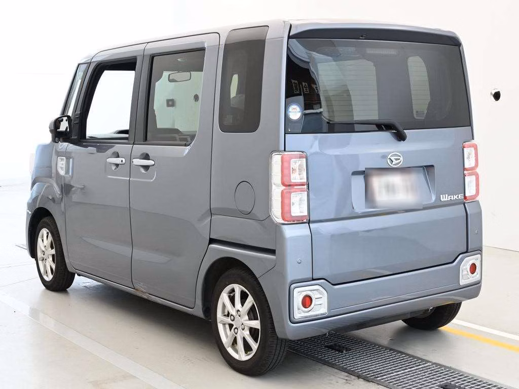 DAIHATSU WAKE