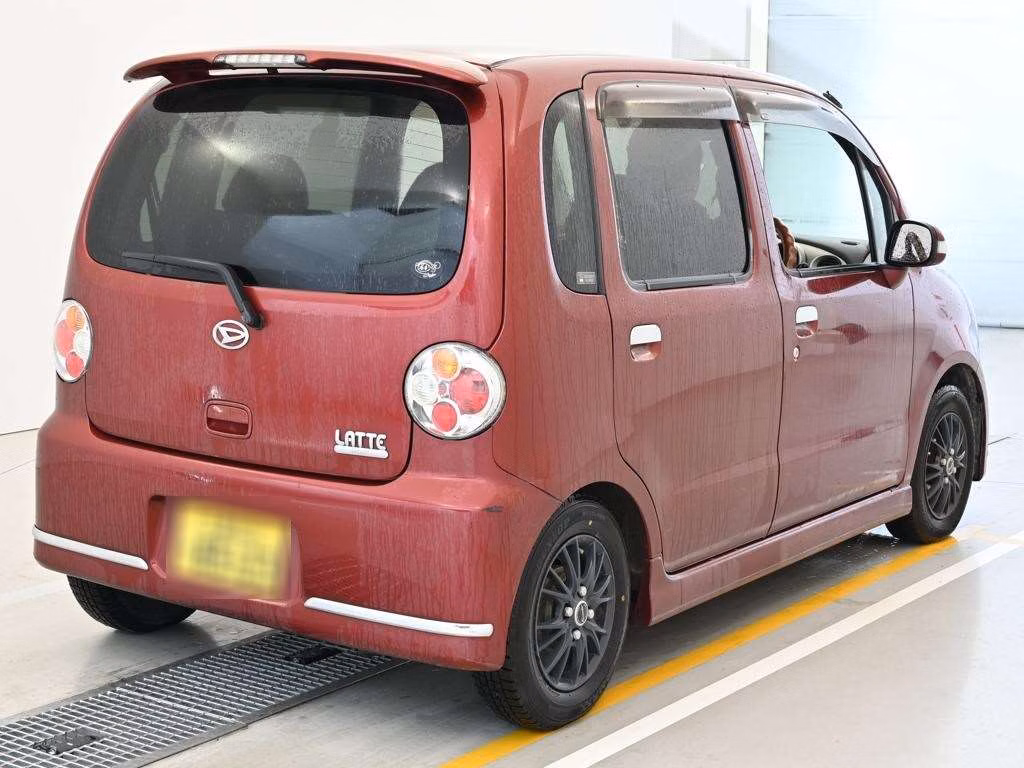 DAIHATSU MOVE LATTE