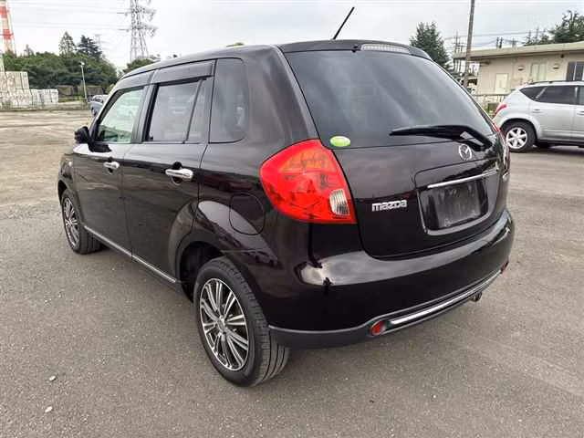 MAZDA VERISA