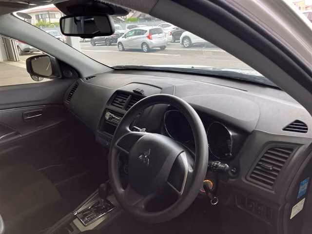 MITSUBISHI RVR