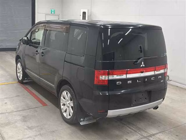 MITSUBISHI DELICA D:5