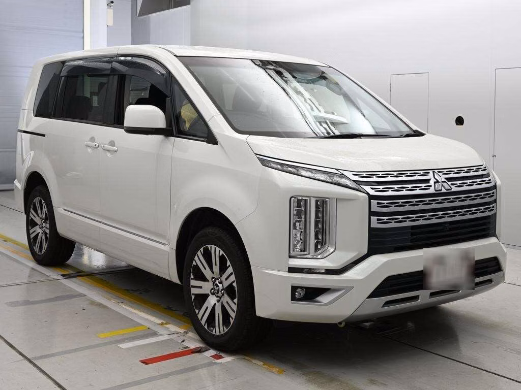 MITSUBISHI DELICA D:5