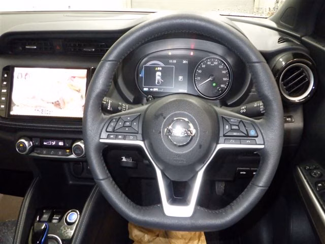 NISSAN KICKS