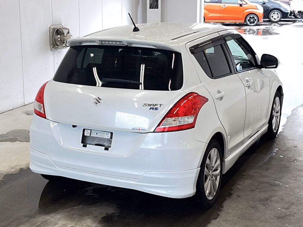 SUZUKI SWIFT