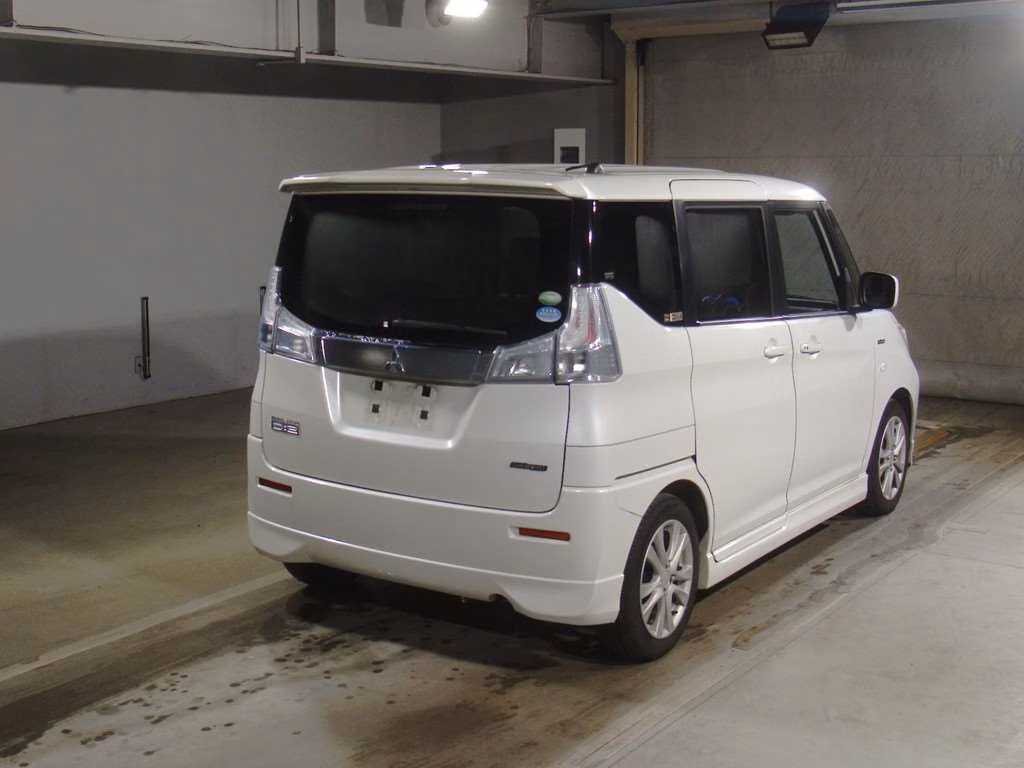 MITSUBISHI DELICA D:2
