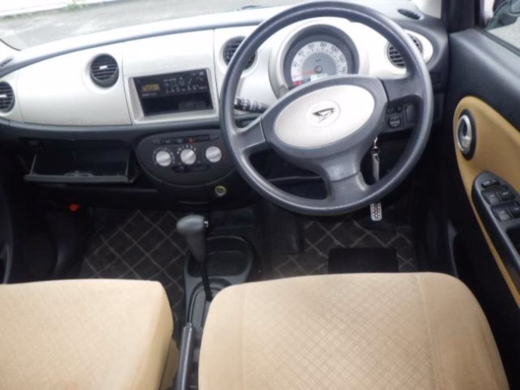 DAIHATSU MIRA GINO