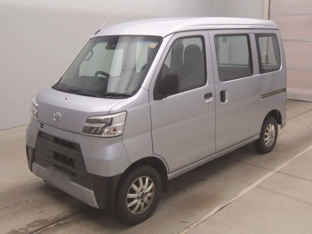 TOYOTA PIXIS VAN