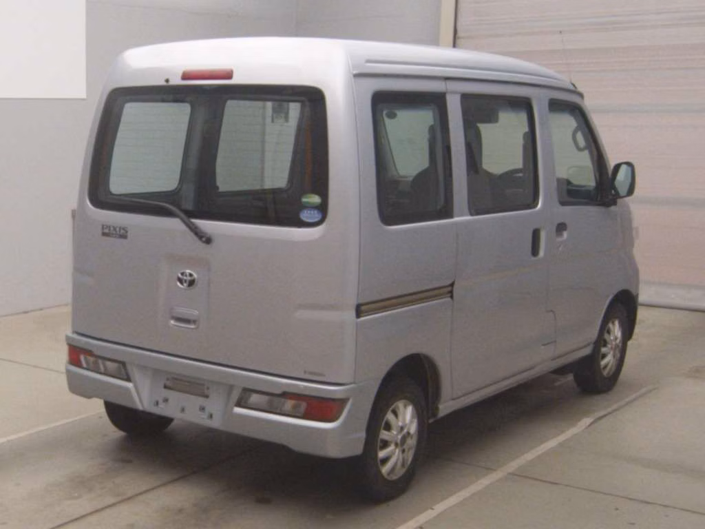 TOYOTA PIXIS VAN