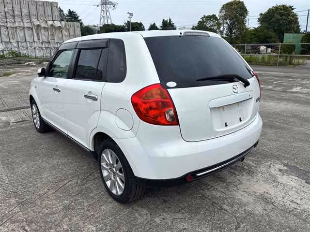 MAZDA VERISA