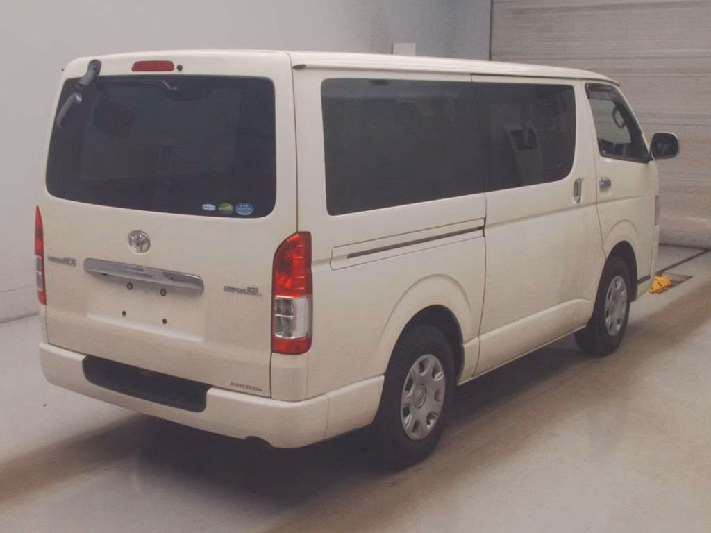 TOYOTA REGIUS ACE