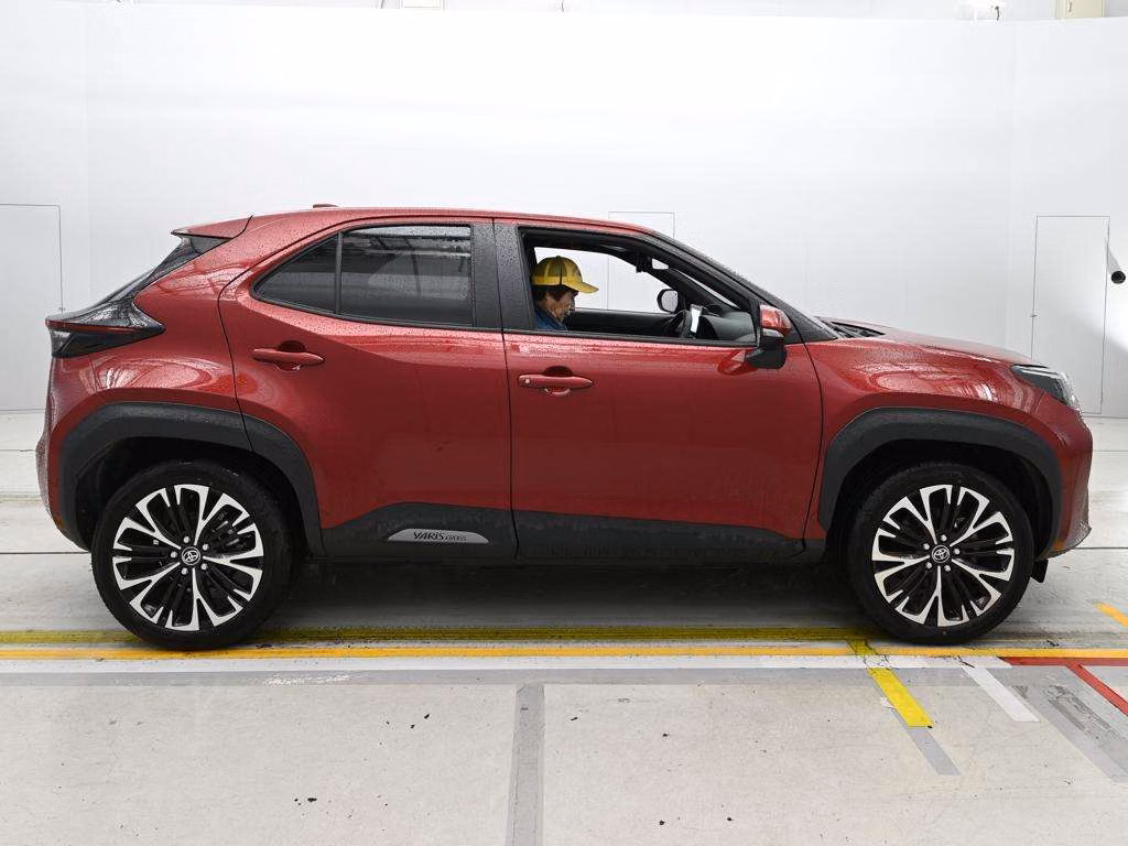 TOYOTA YARIS CROSS