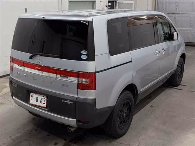 MITSUBISHI DELICA D:5