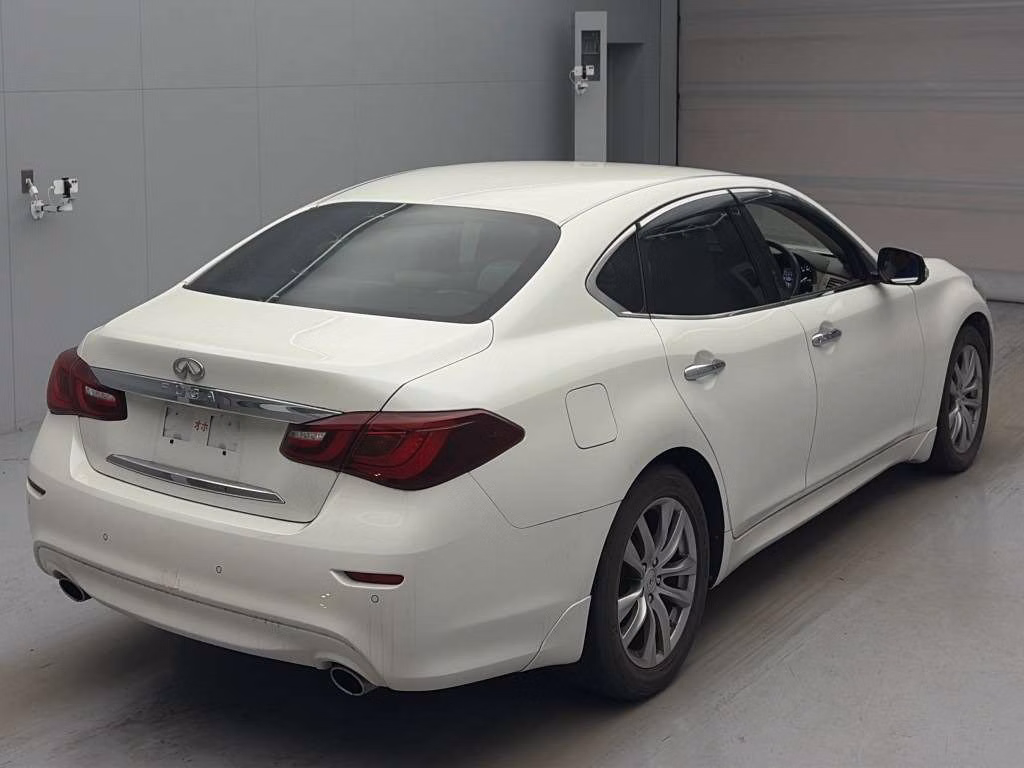 NISSAN FUGA