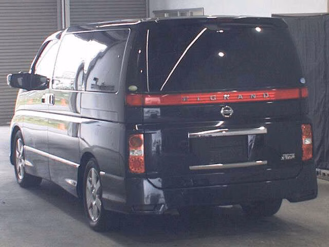 NISSAN ELGRAND