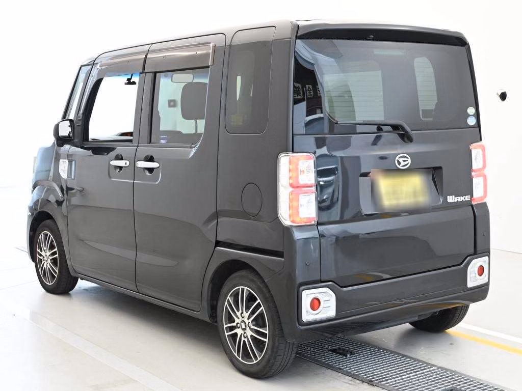 DAIHATSU WAKE