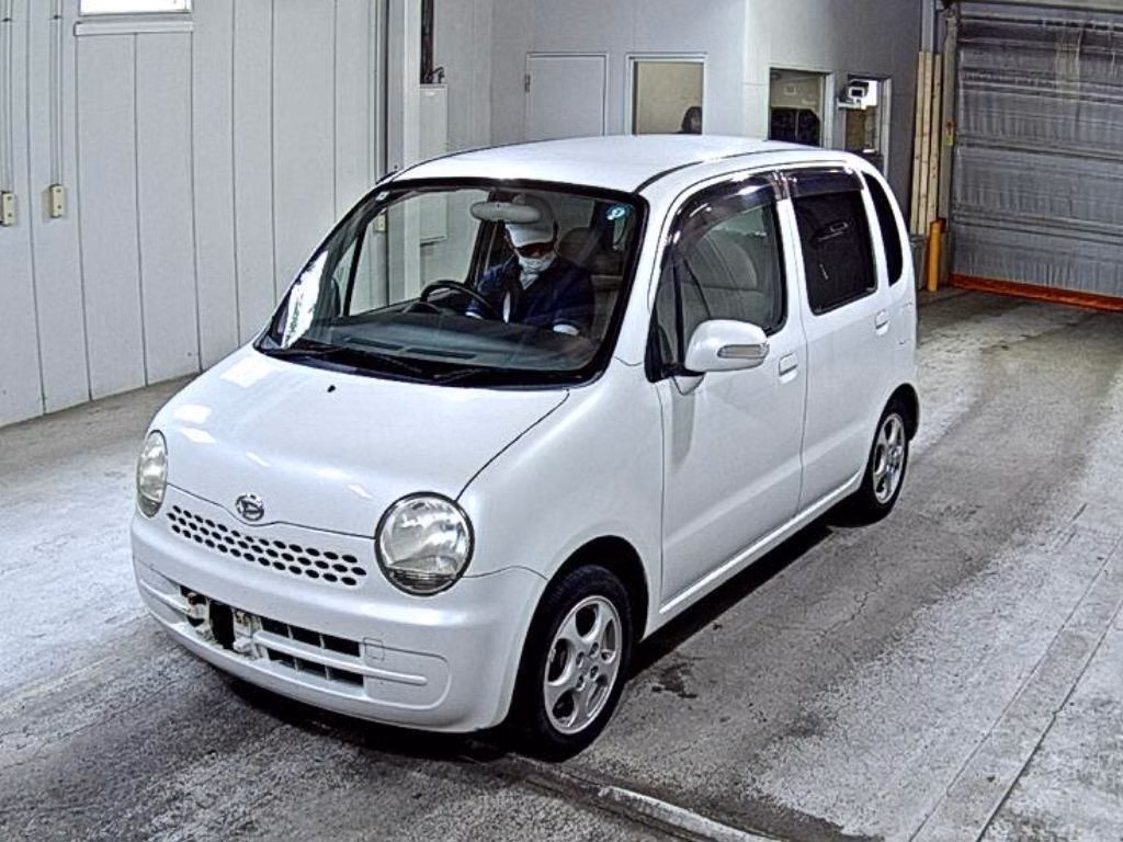 DAIHATSU MOVE LATTE