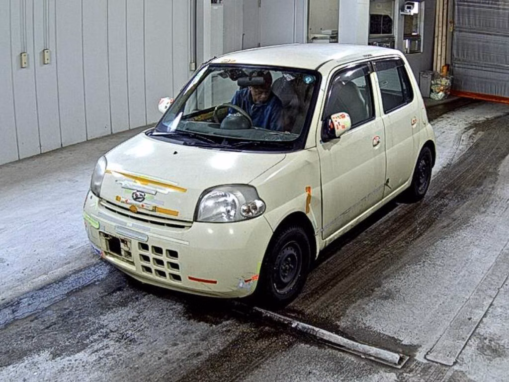 DAIHATSU ESSE