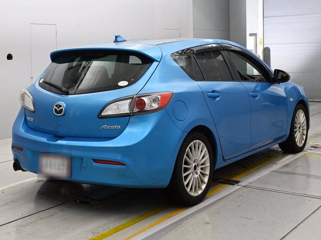 MAZDA AXELA