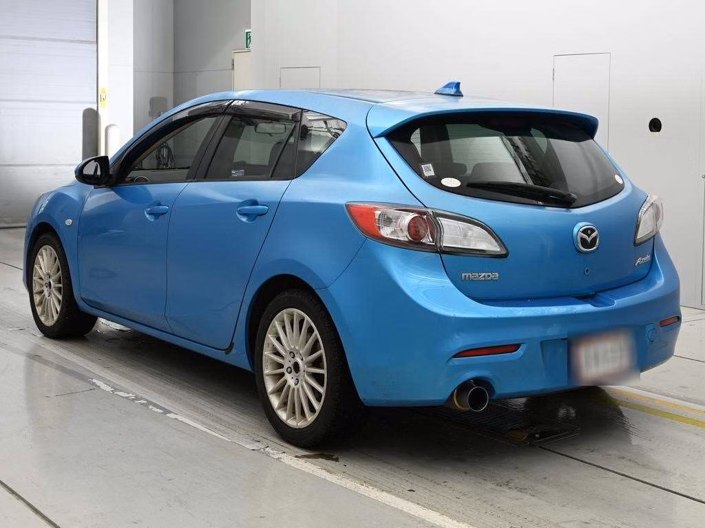 MAZDA AXELA