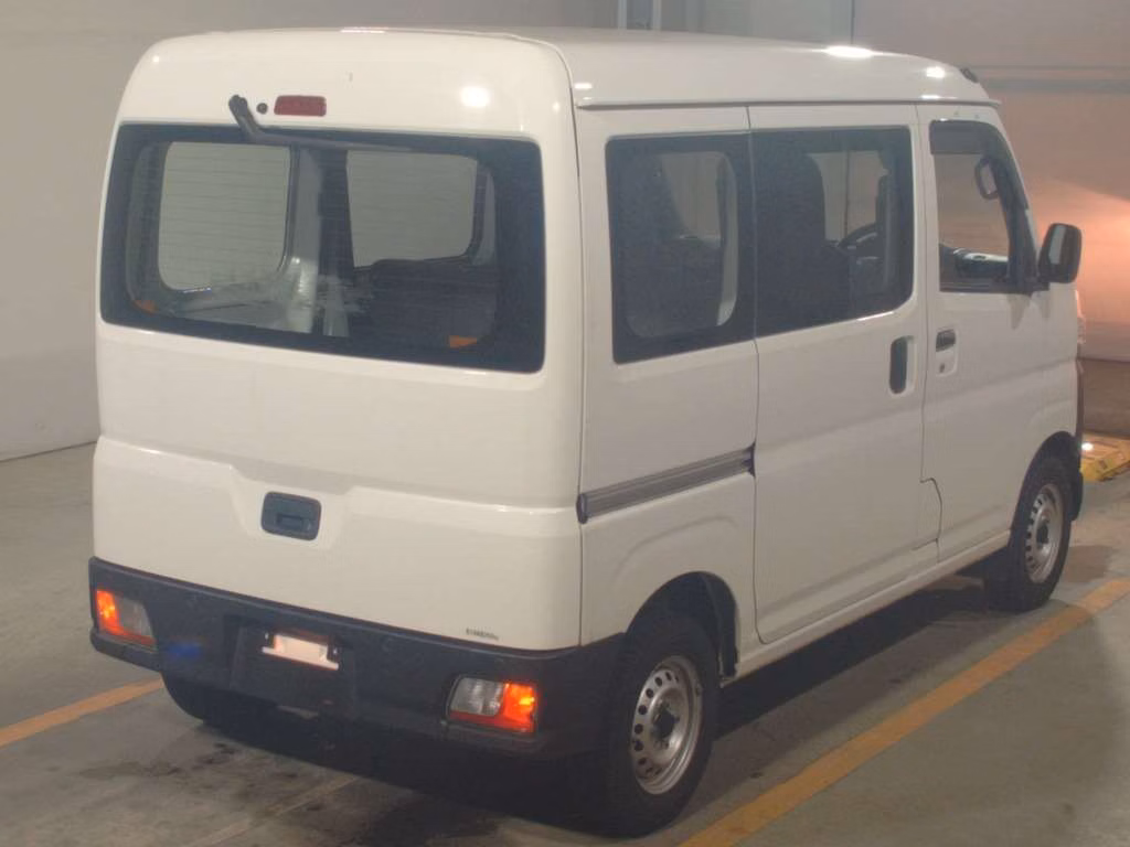 TOYOTA PIXIS VAN