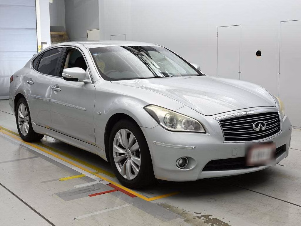 NISSAN FUGA