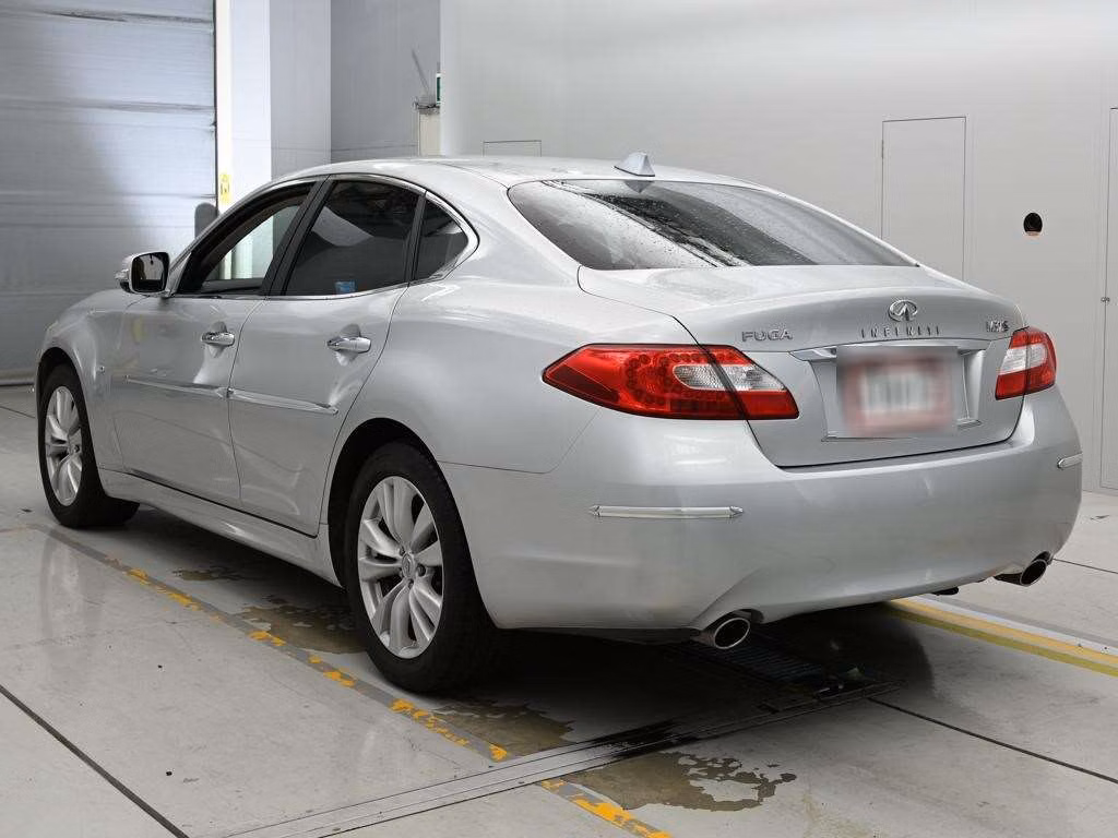 NISSAN FUGA