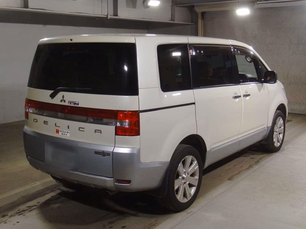 MITSUBISHI DELICA D:5