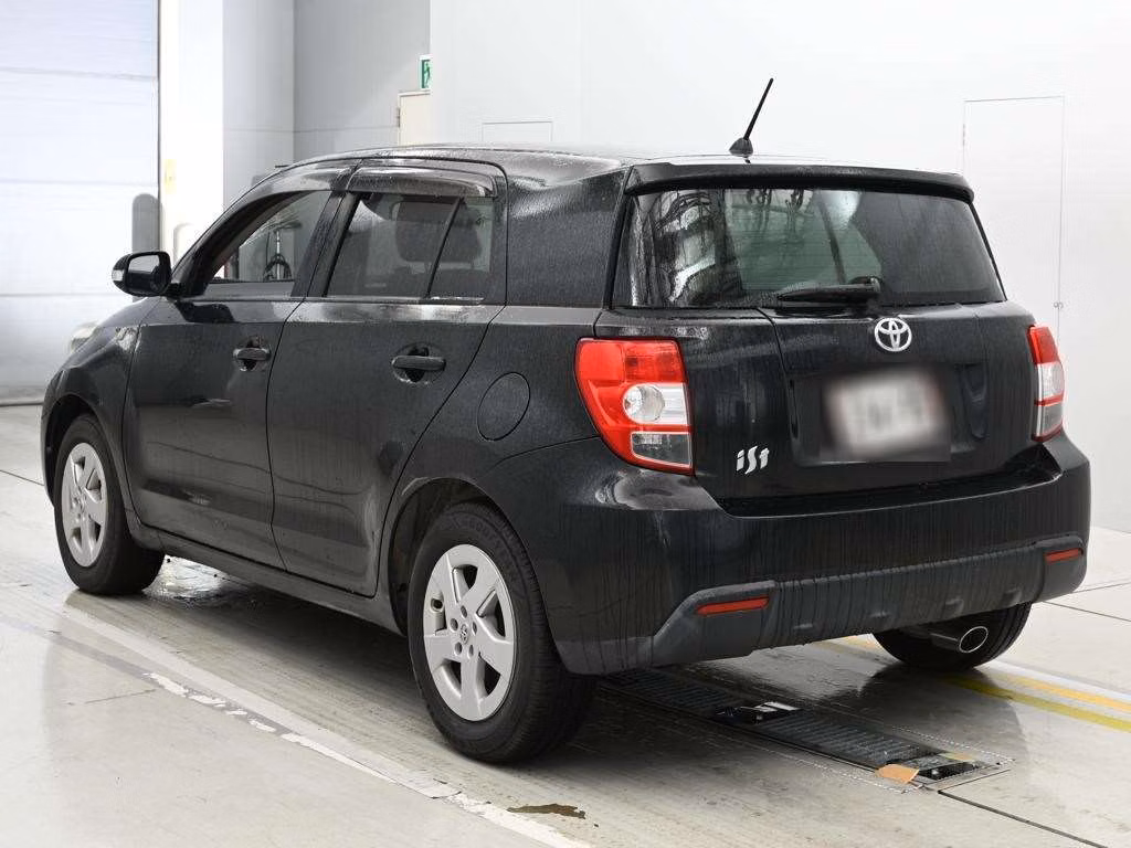 TOYOTA IST